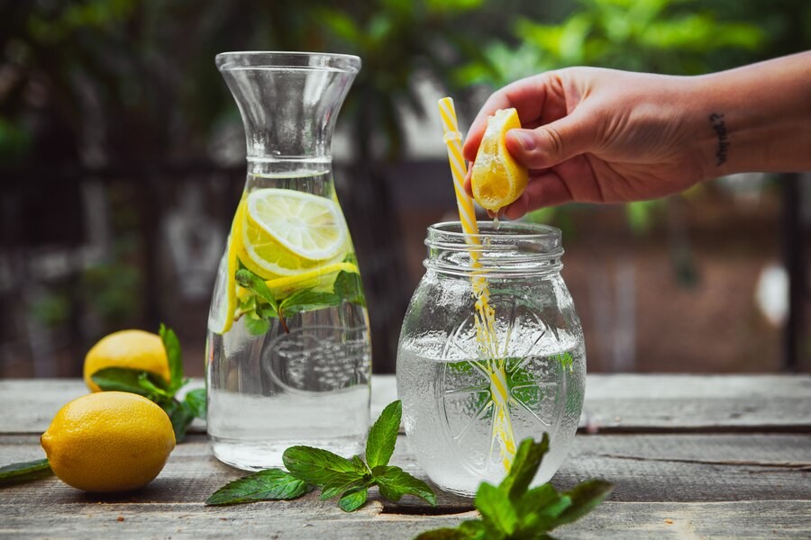 Khasiat Minum Perasan Lemon di Pagi Hari